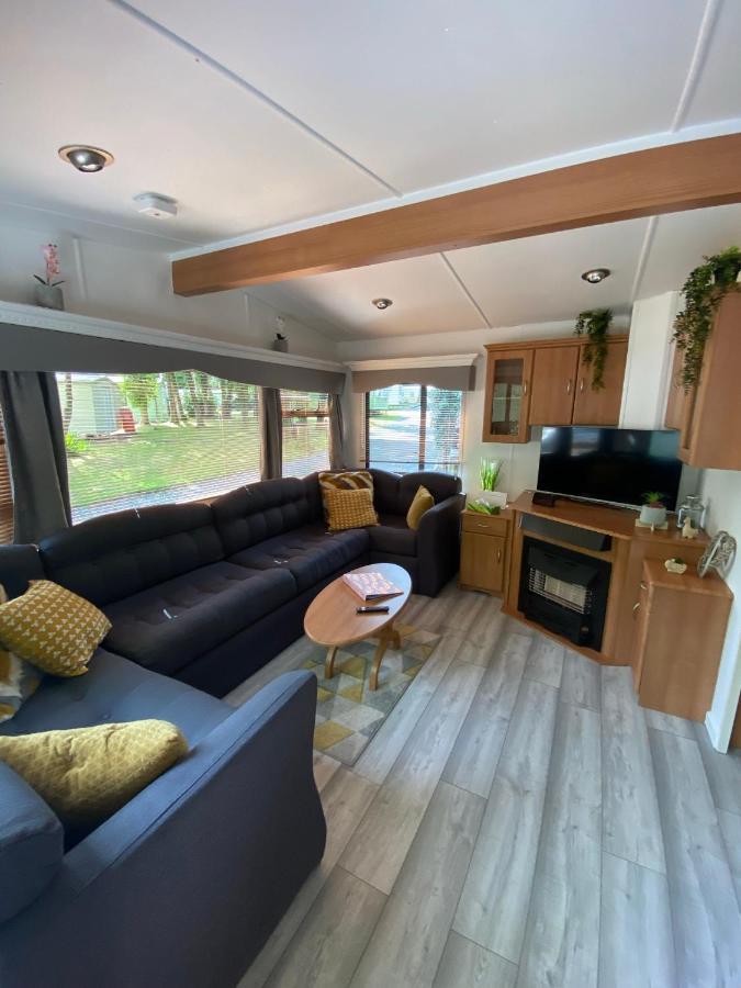 Unique Caravan With Outdoor Space Ballantrae Exteriör bild