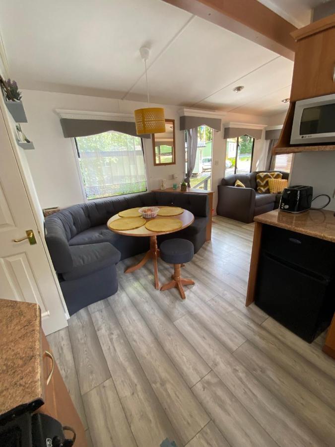 Unique Caravan With Outdoor Space Ballantrae Exteriör bild