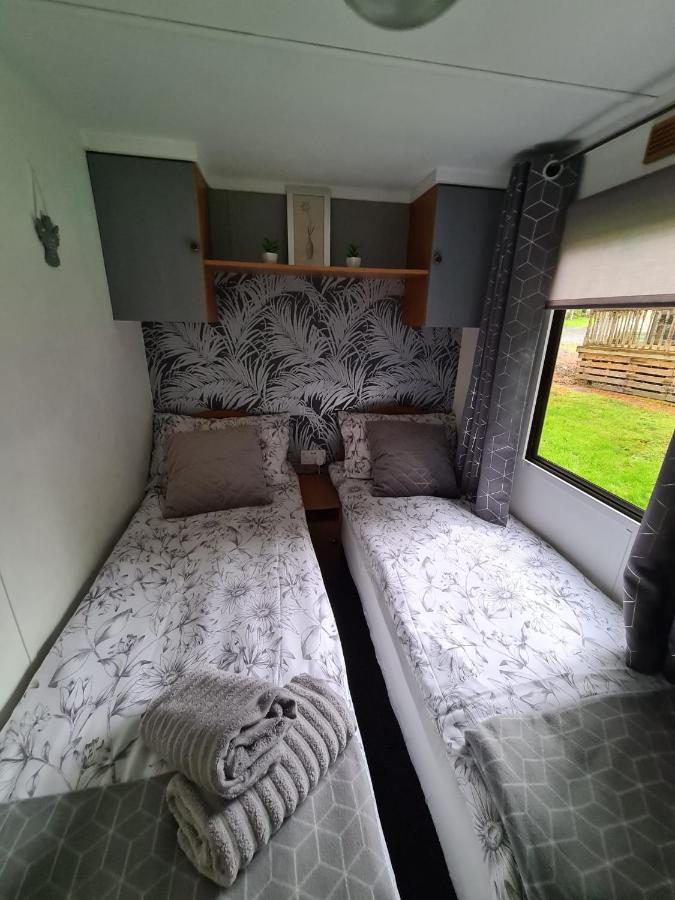 Unique Caravan With Outdoor Space Ballantrae Exteriör bild