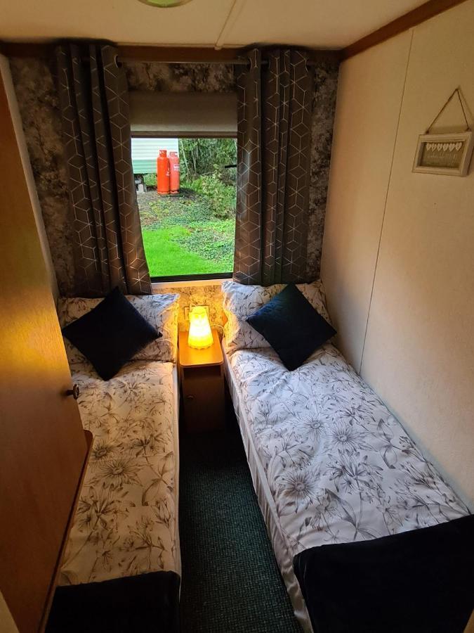 Unique Caravan With Outdoor Space Ballantrae Exteriör bild