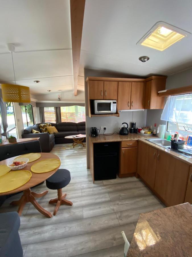 Unique Caravan With Outdoor Space Ballantrae Exteriör bild
