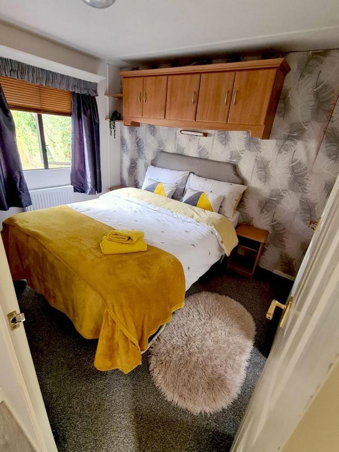 Unique Caravan With Outdoor Space Ballantrae Exteriör bild