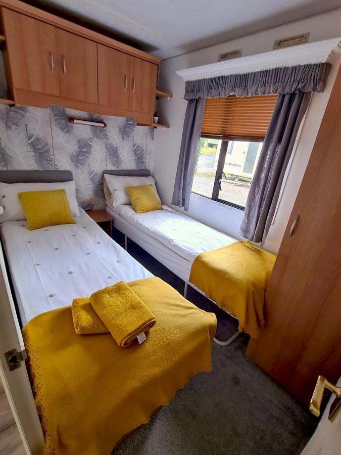 Unique Caravan With Outdoor Space Ballantrae Exteriör bild