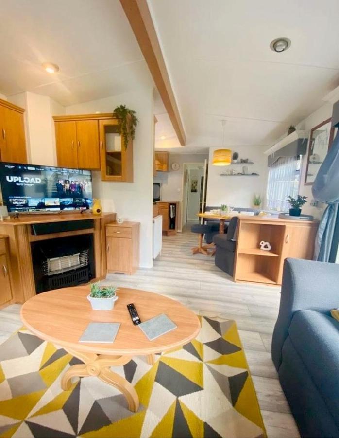 Unique Caravan With Outdoor Space Ballantrae Exteriör bild