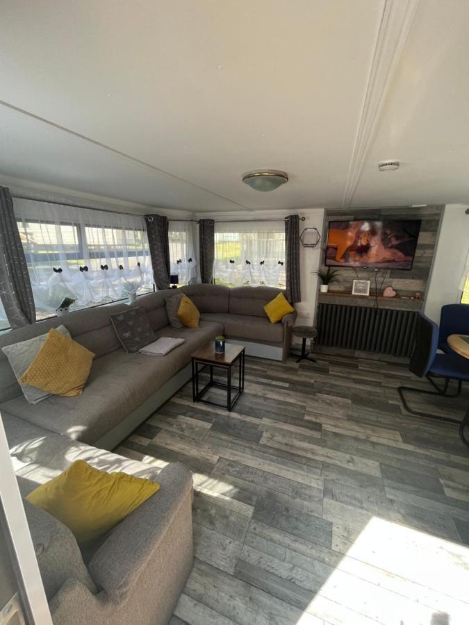 Unique Caravan With Outdoor Space Ballantrae Exteriör bild