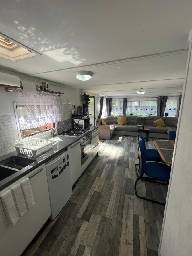 Unique Caravan With Outdoor Space Ballantrae Exteriör bild