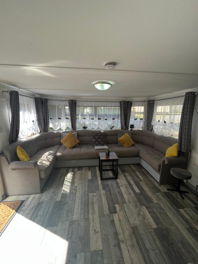 Unique Caravan With Outdoor Space Ballantrae Exteriör bild